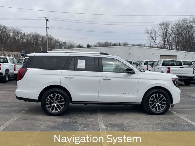 Used 2025 Ford Expedition Platinum image 2