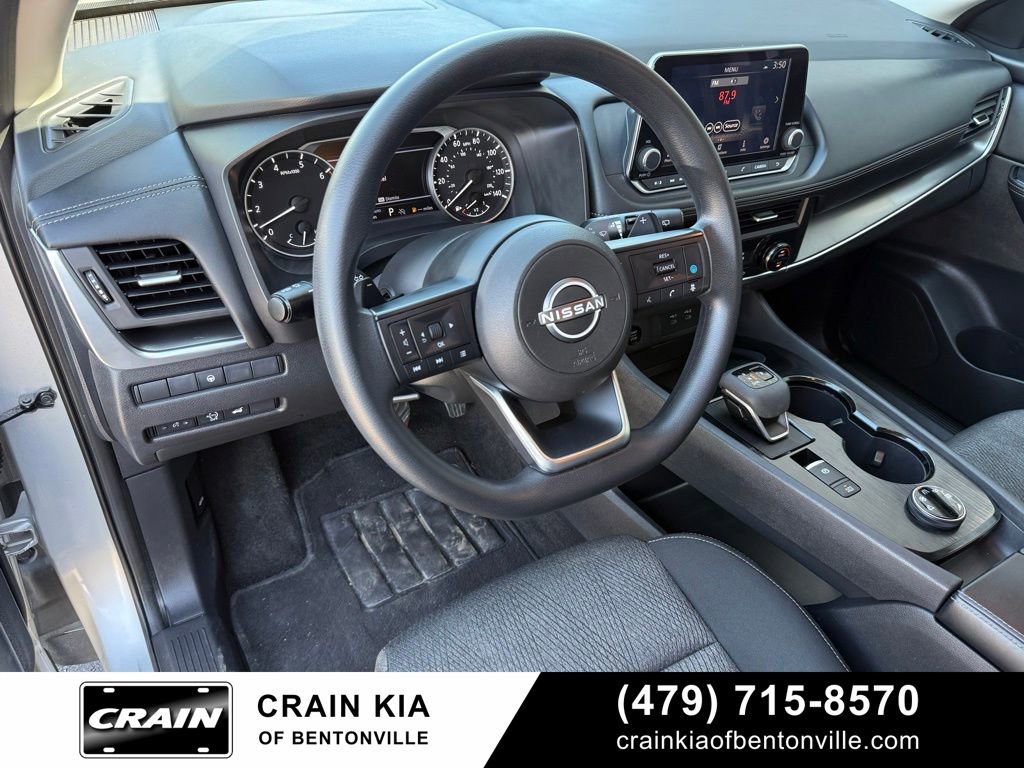 Used 2024 Nissan Rogue SV AWD/4WD image 10