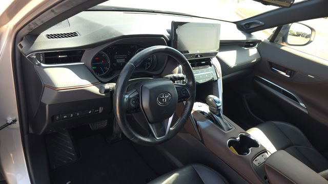Used 2021 Toyota Venza Limited image 12