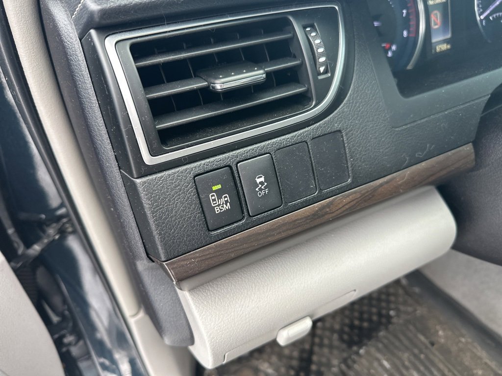 Used 2016 Toyota Camry XLE image 14