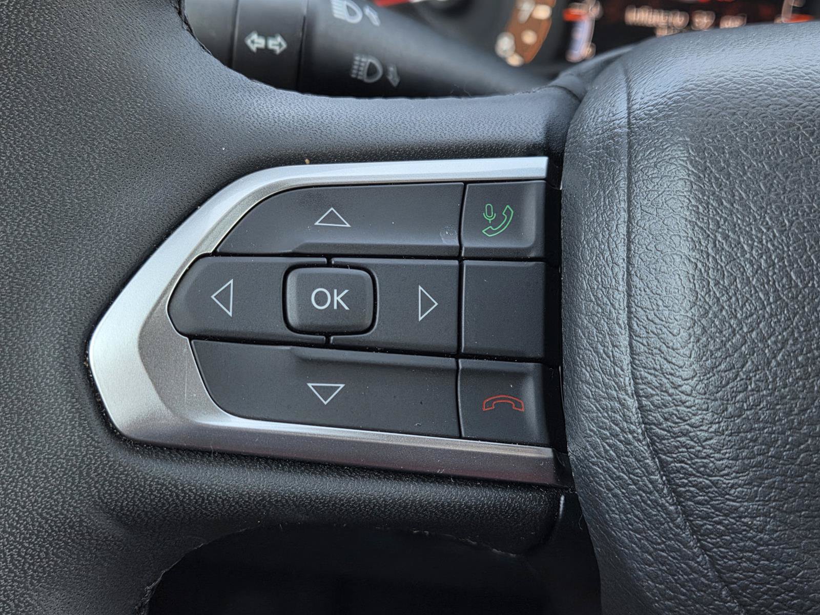 Used 2025 Jeep Compass Latitude AWD/4WD image 21