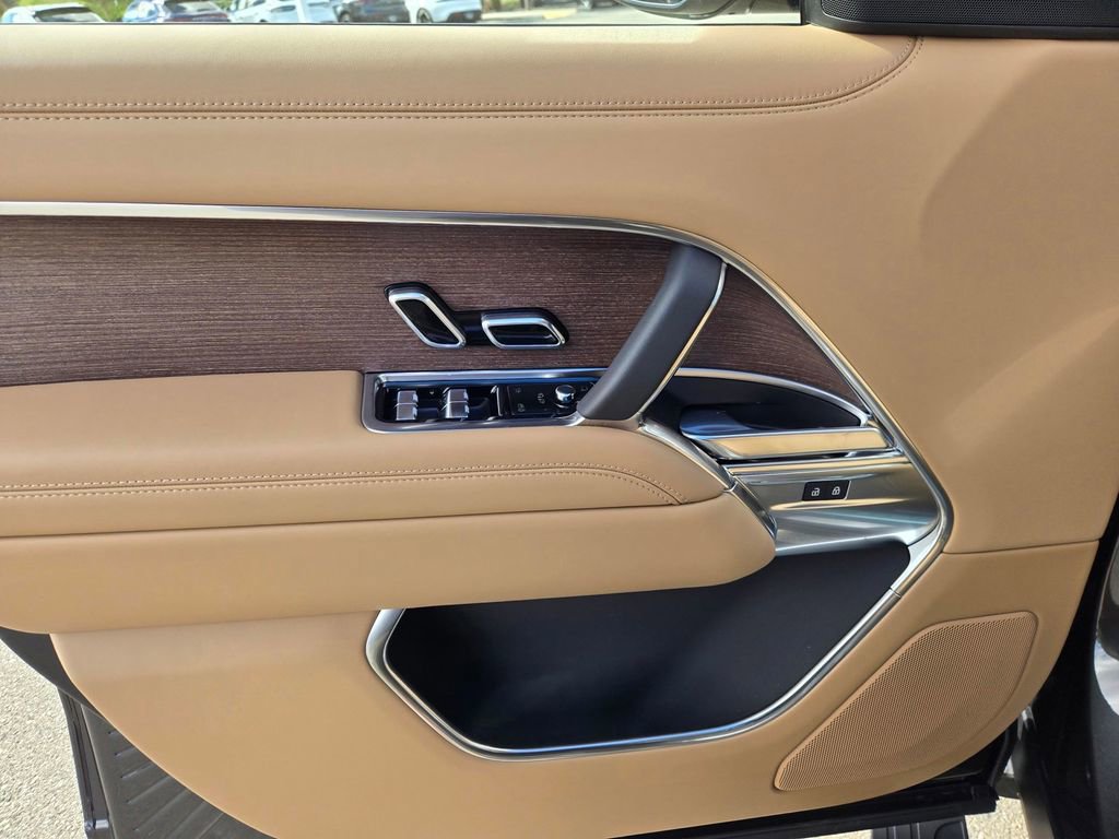 New 2026 Land Rover Range Rover SE image 11