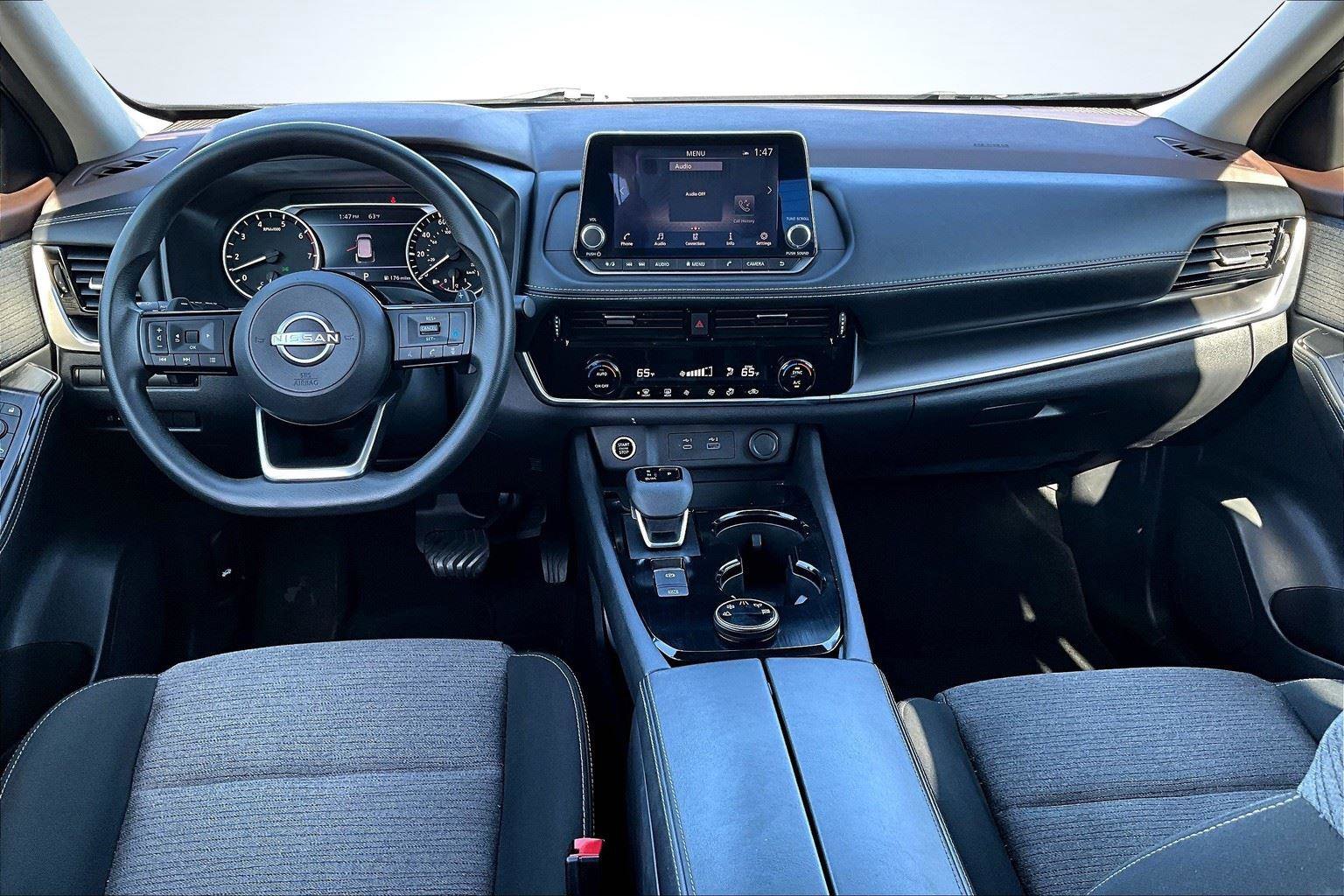 Used 2022 Nissan Rogue SV image 16