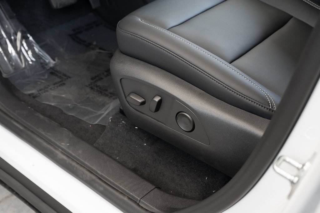 New 2026 GMC Acadia Elevation w/ Black Edition FWD image 17