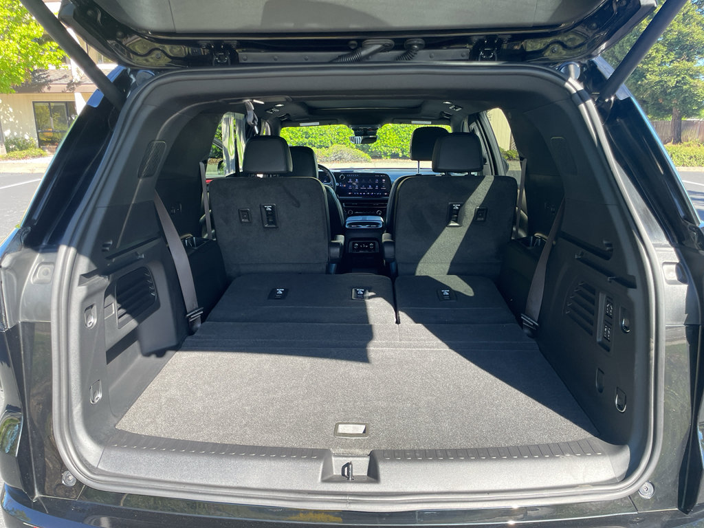 Used 2024 Chevrolet Traverse RS image 49