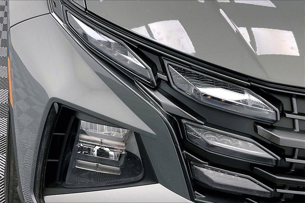 Certified 2025 Hyundai Tucson SE image 25