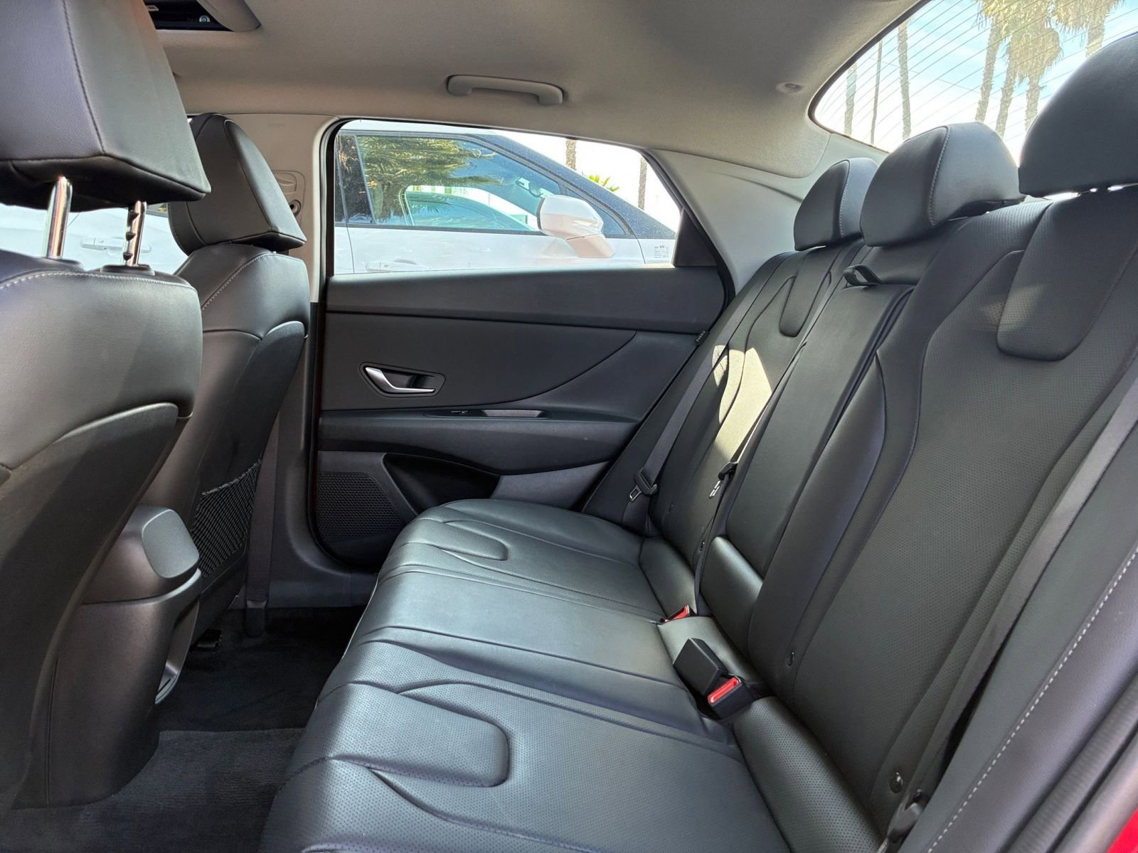 Used 2025 Hyundai Elantra Limited image 27