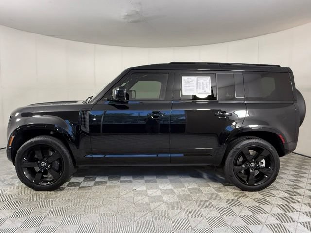 Used 2025 Land Rover Defender 110 X-Dynamic SE AWD/4WD image 3