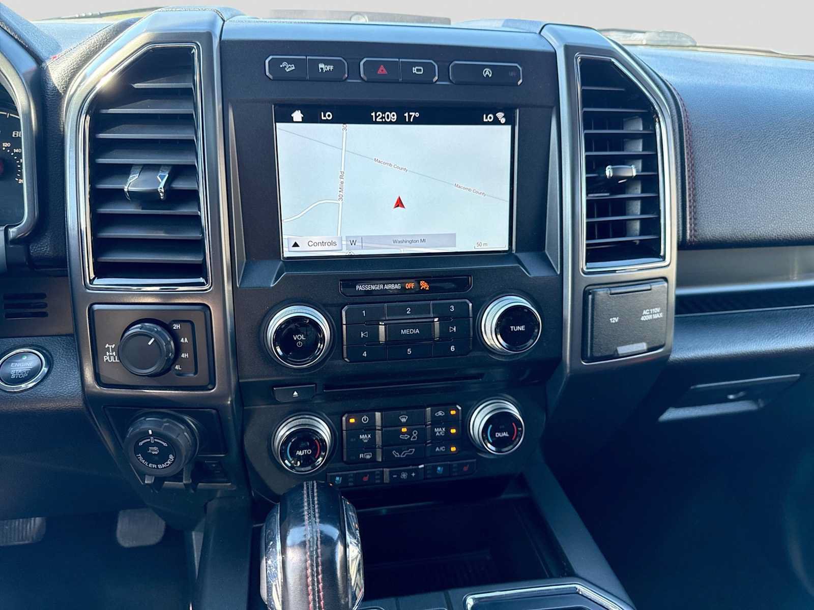 Used 2018 Ford F150 Lariat w/ Equipment Group 502A Luxury AWD/4WD image 27