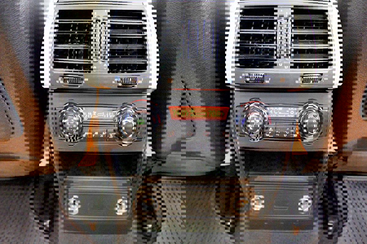 Used 2012 BMW X6 M image 44