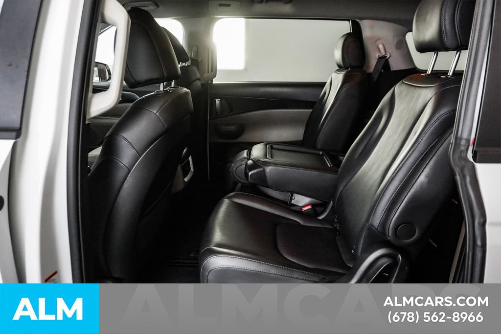 Used 2026 Kia Carnival LXS FWD image 17
