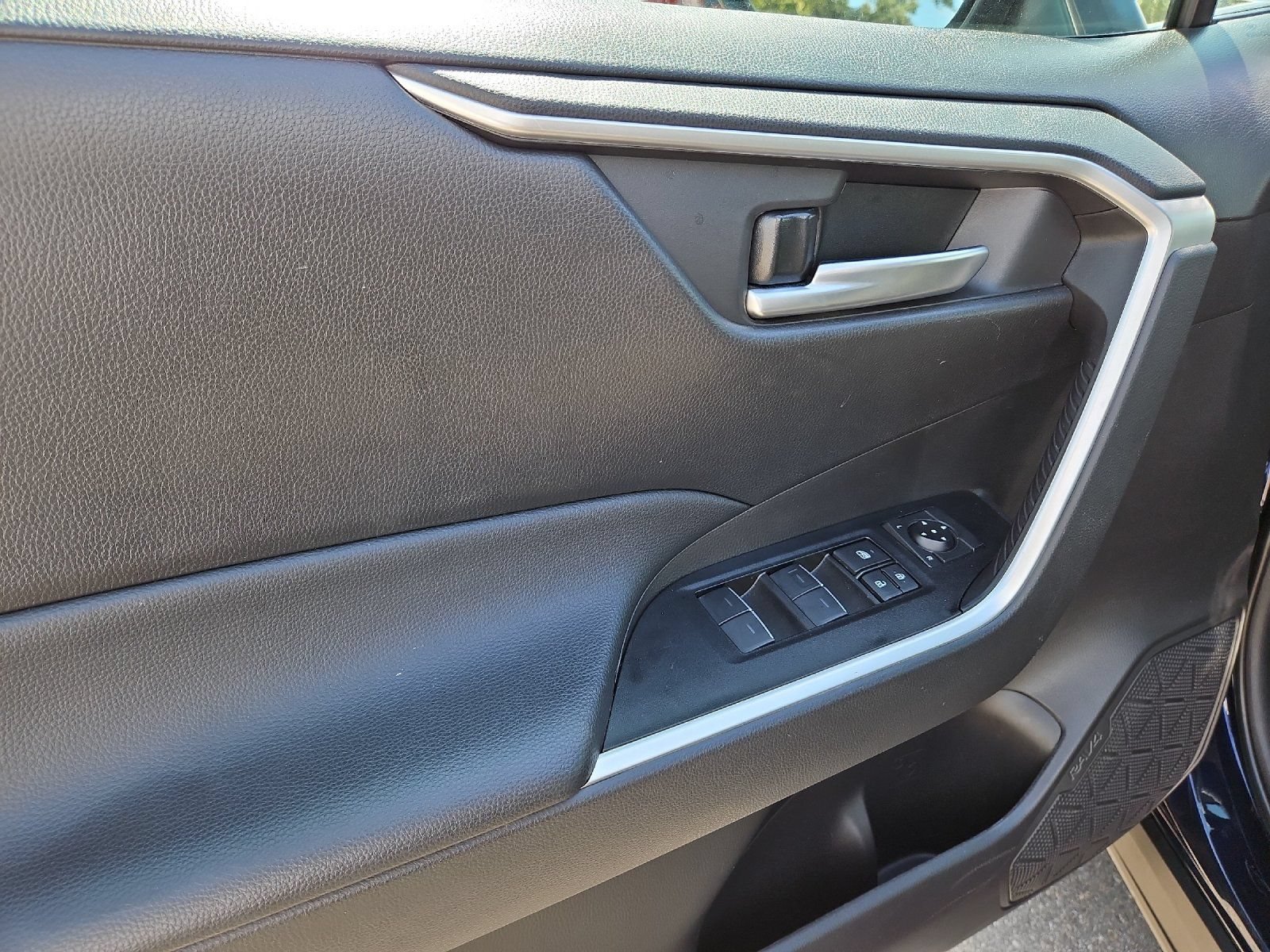 Certified 2025 Toyota RAV4 XLE AWD/4WD image 10