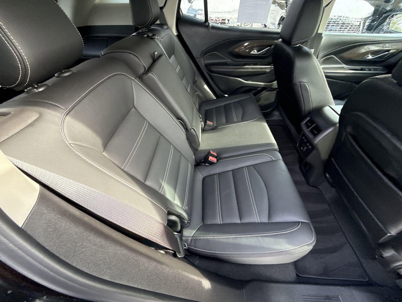 Used 2023 GMC Terrain Denali w/ Denali Premium Package image 33