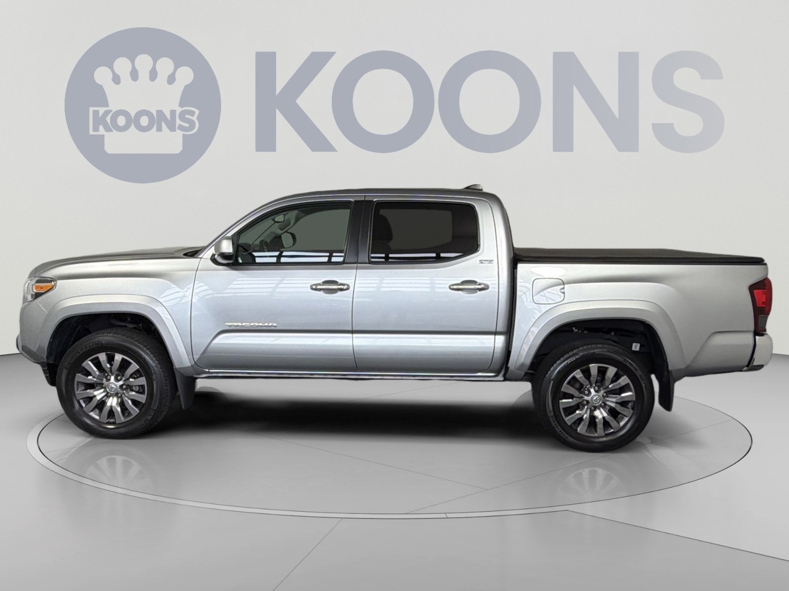 Used 2023 Toyota Tacoma SR5 w/ Chrome Package RWD image 2