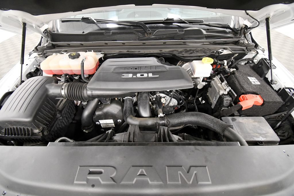 Used 2020 RAM 1500 Laramie w/ Sport Appearance Package AWD/4WD image 12