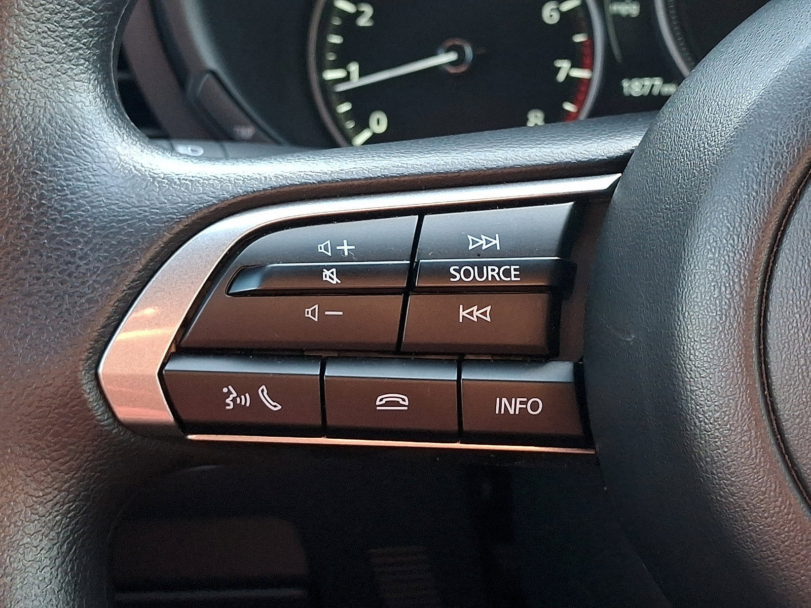 Certified 2025 MAZDA MAZDA3 s image 24