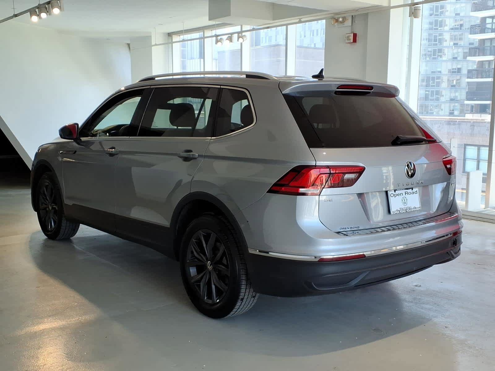 Certified 2023 Volkswagen Tiguan SE w/ Panoramic Sunroof Package AWD/4WD image 6