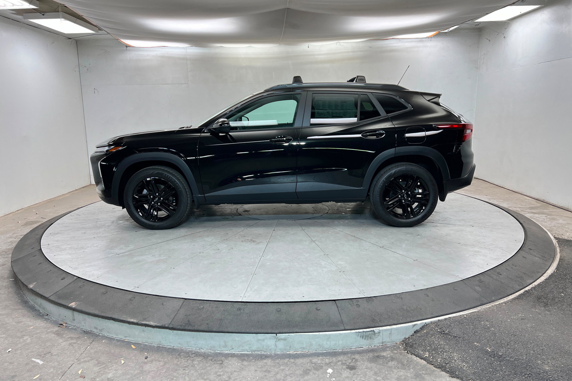 New 2026 Chevrolet Trax ACTIV w/ Driver Confidence Package image 2