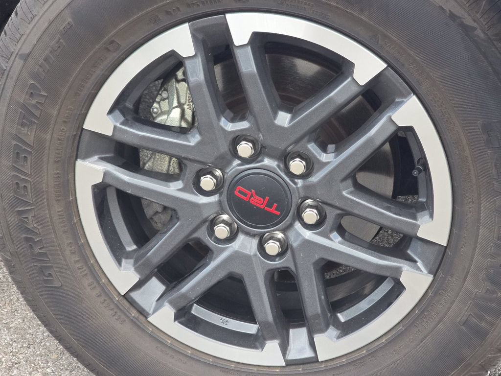 Used 2024 Toyota Tacoma TRD Sport AWD/4WD image 8