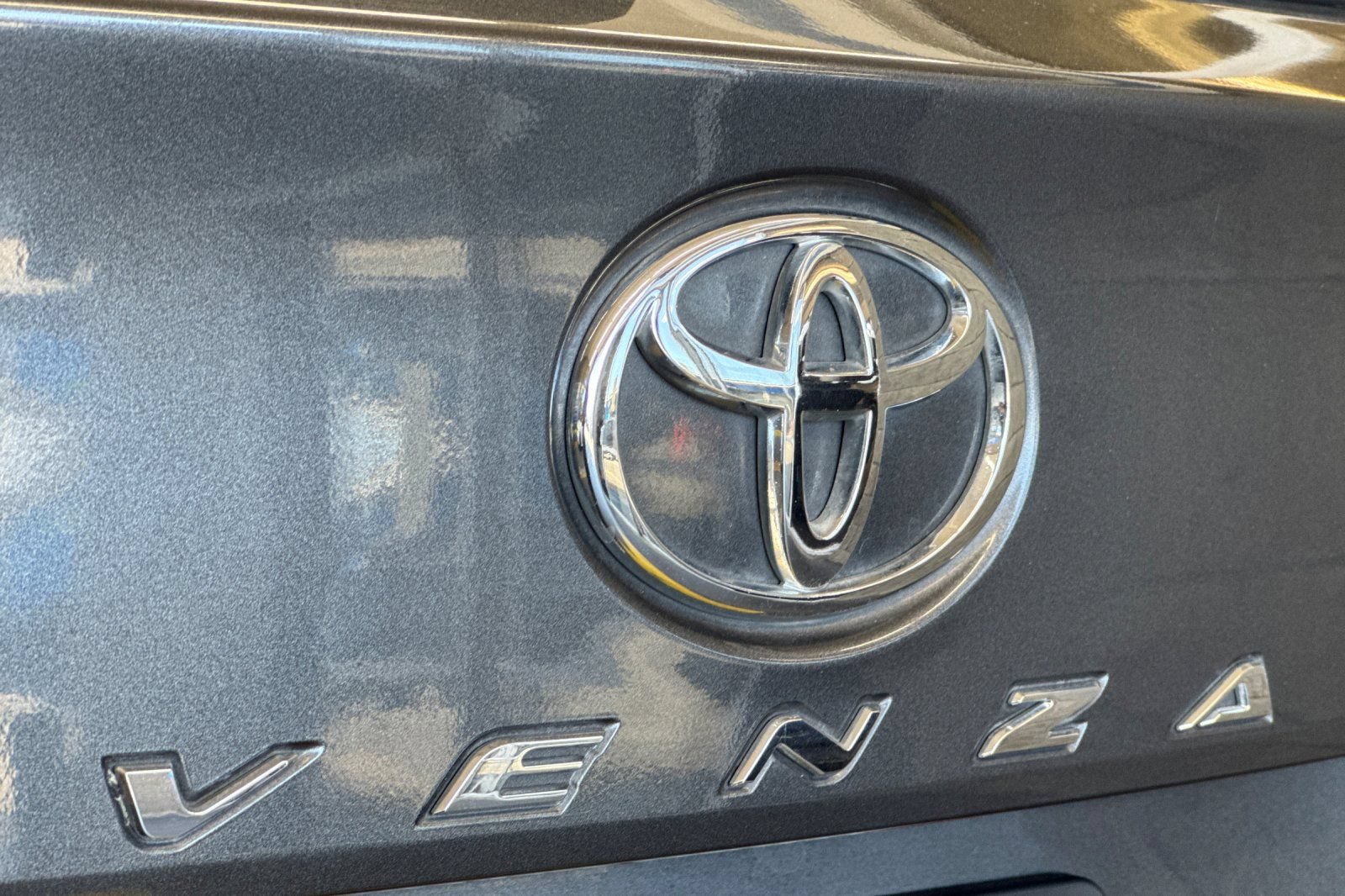 Used 2011 Toyota Venza FWD image 25