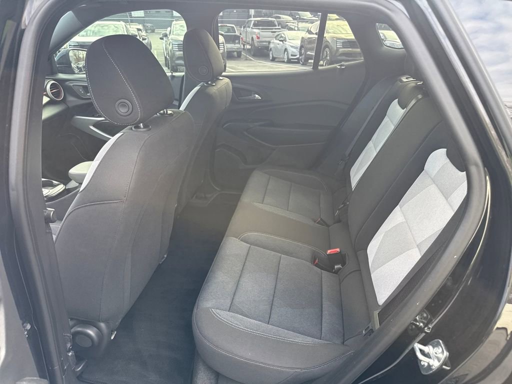 Used 2025 Chevrolet Trax RS w/ Driver Confidence Package image 25