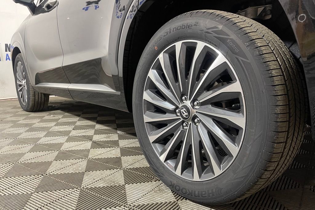 Used 2024 Hyundai Palisade Calligraphy image 11