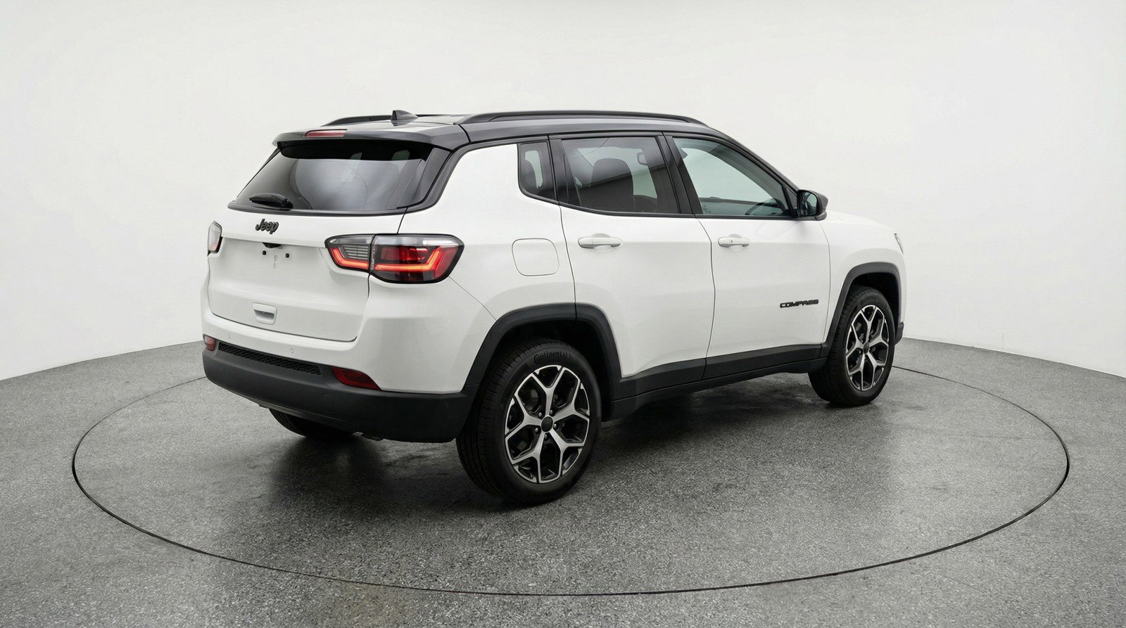 Used 2025 Jeep Compass Limited image 9