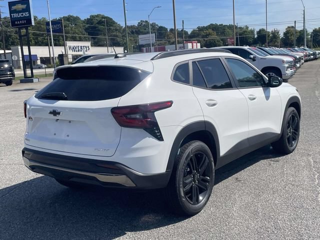 New 2026 Chevrolet Trax ACTIV FWD image 3