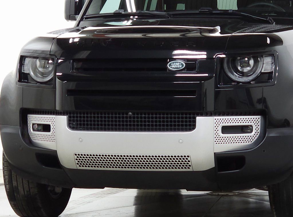 Used 2025 Land Rover Defender 110 S image 11