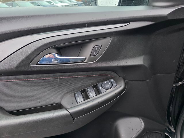 Used 2022 Chevrolet TrailBlazer RS w/ Technology Package image 24