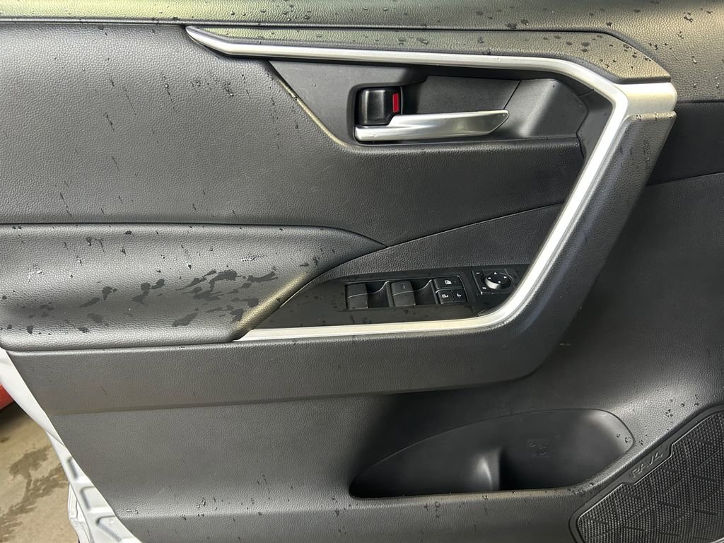 Used 2021 Toyota RAV4 XLE image 23