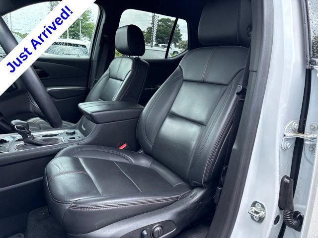 Used 2023 Chevrolet Traverse RS w/ LPO, 'HIT The Road' Package FWD image 9