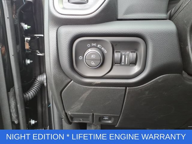 New 2026 RAM 2500 Laramie AWD/4WD image 17