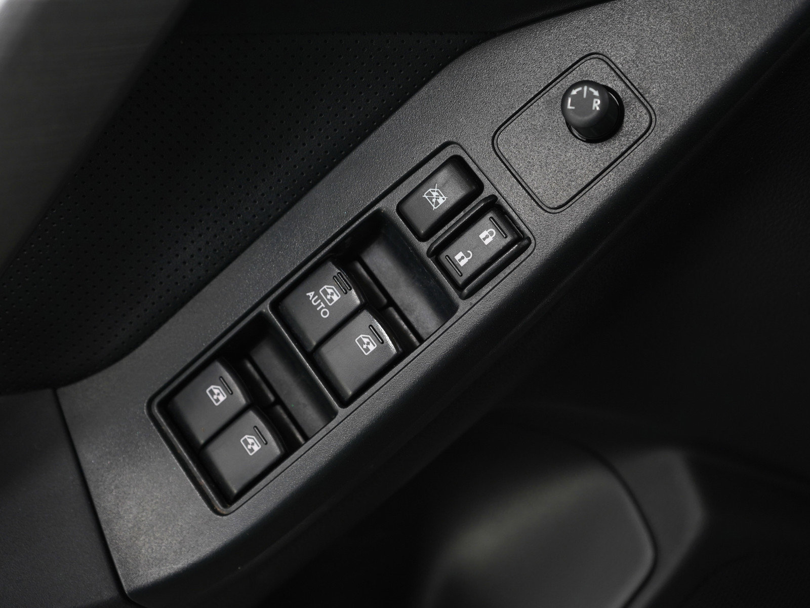 Used 2015 Subaru Forester 2.5i Limited image 22