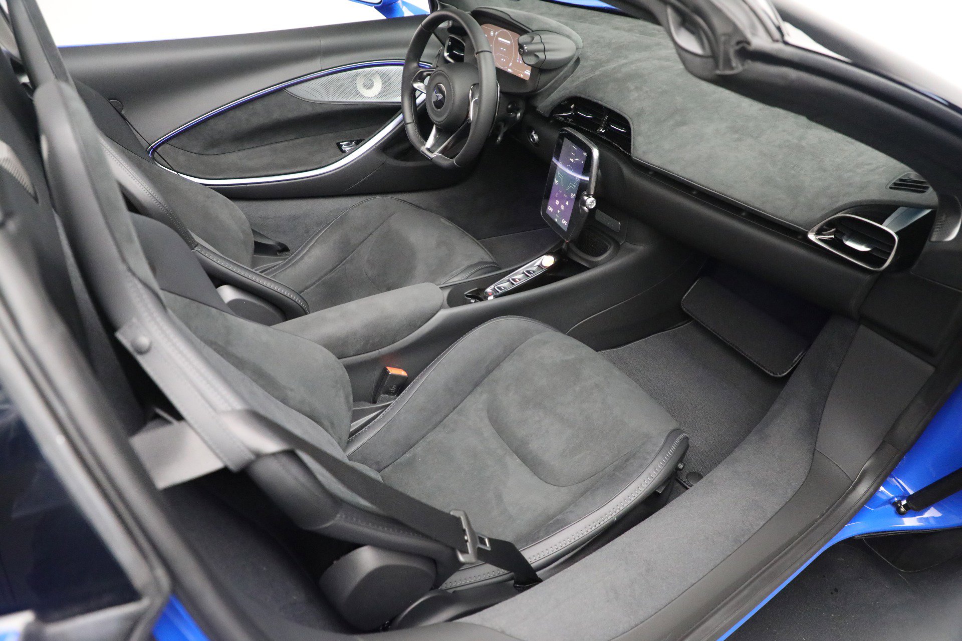 New 2025 McLaren Artura Spider image 39