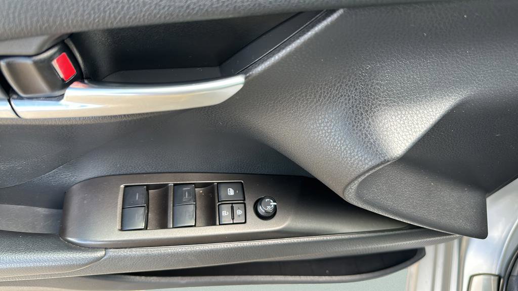 Used 2023 Toyota Camry SE FWD image 12
