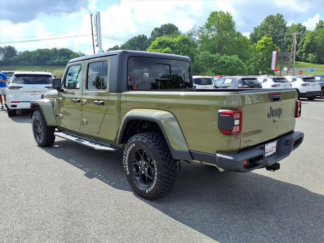 Used 2025 Jeep Gladiator Sport AWD/4WD image 6