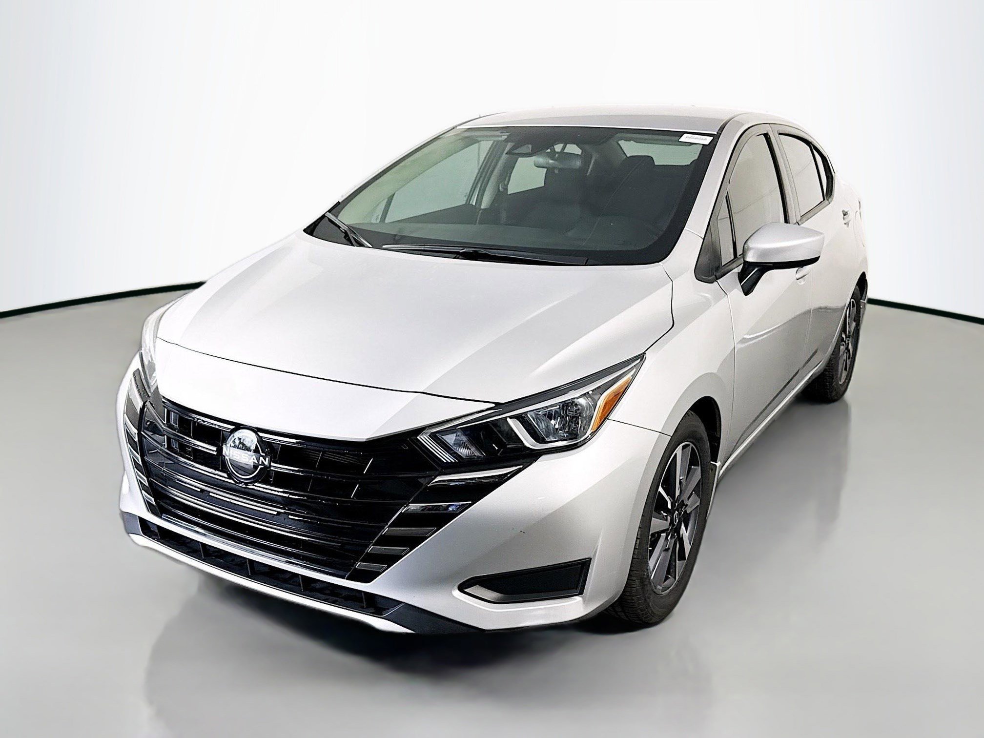 Used 2024 Nissan Versa SV w/ Trunk Package image 4