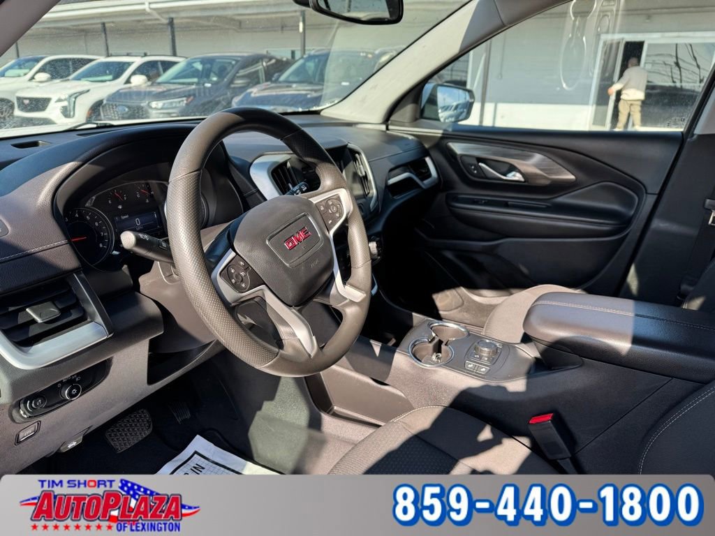 Used 2023 GMC Terrain SLE w/ Driver Convenience Package image 3
