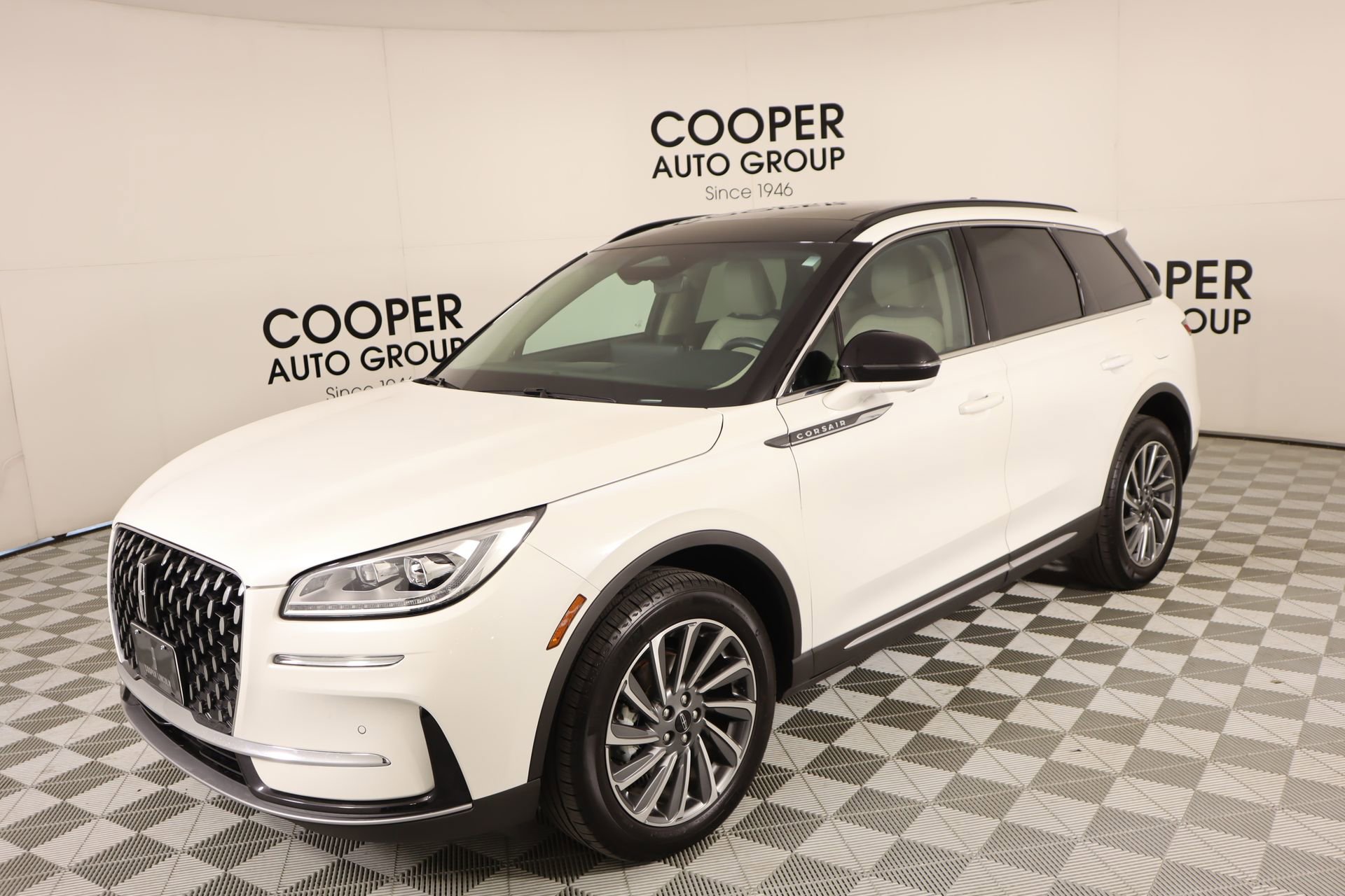 Used 2025 Lincoln Corsair Reserve image 11