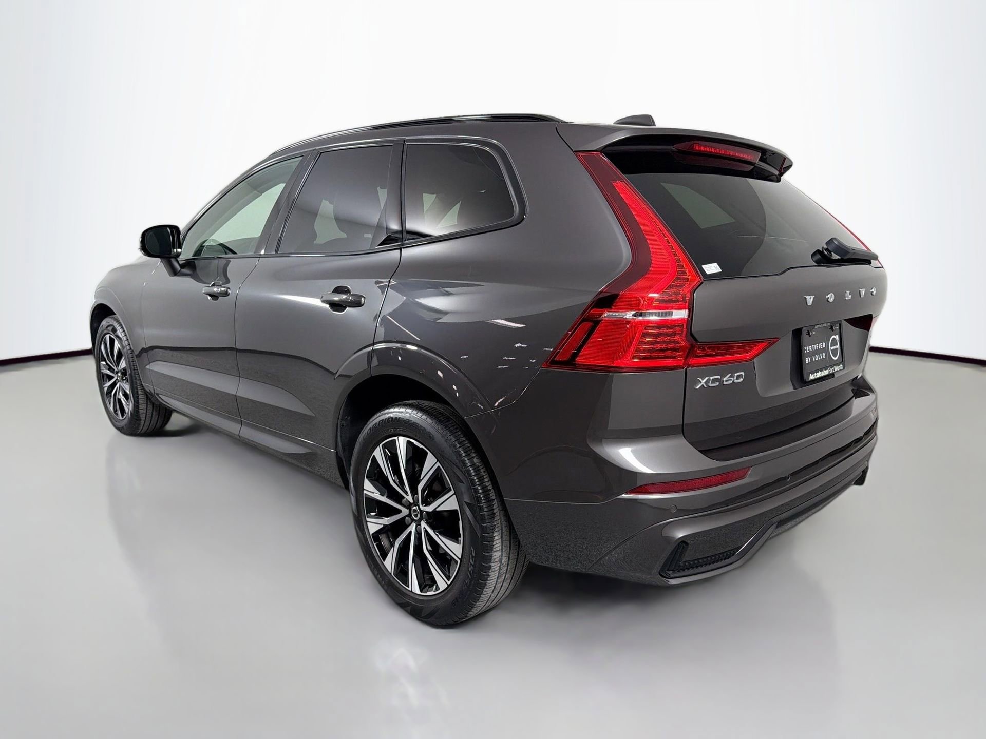 Certified 2024 Volvo XC60 B5 Core w/ Climate Package AWD/4WD image 8