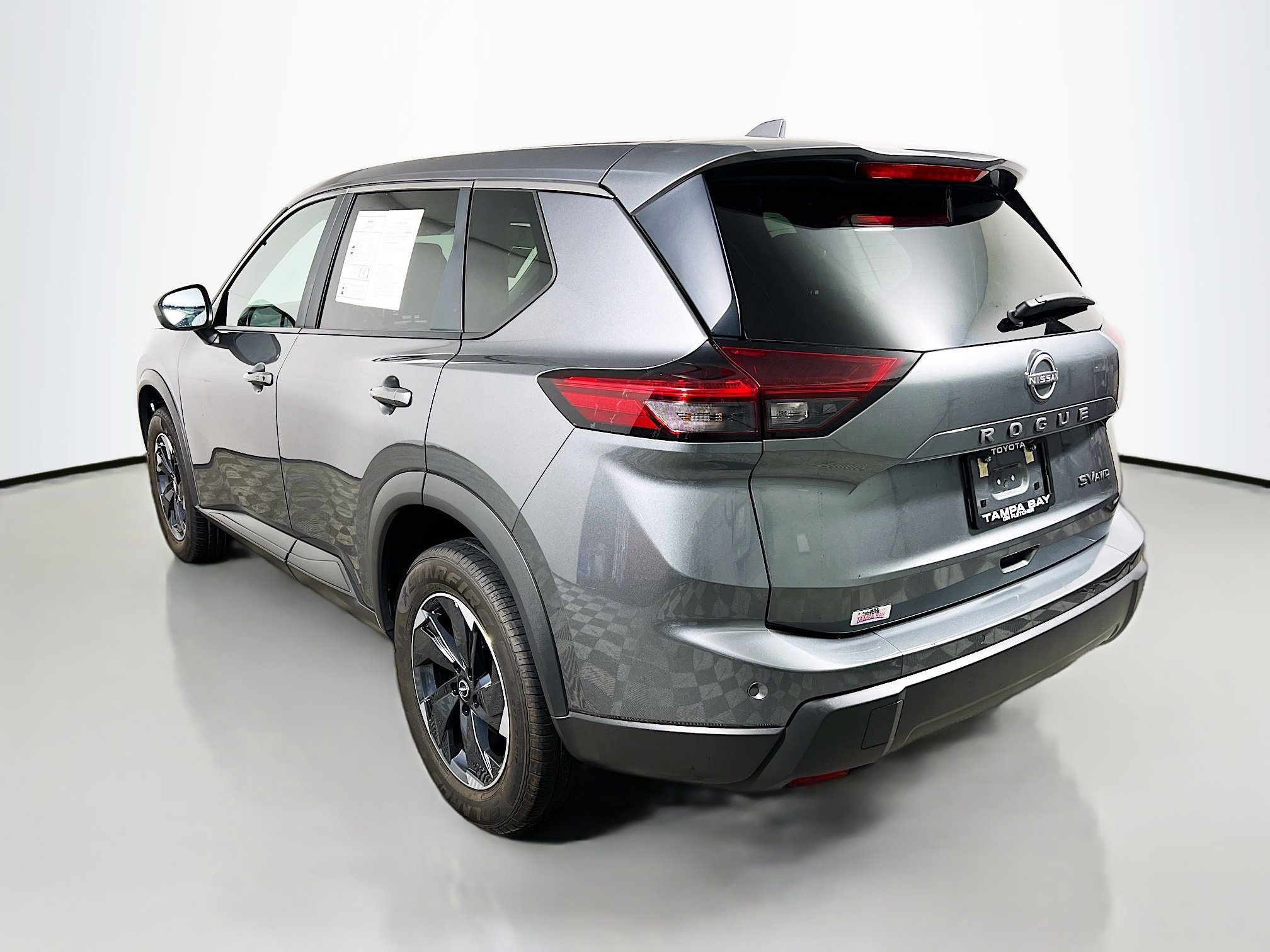 Used 2024 Nissan Rogue SV image 8