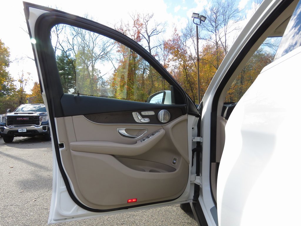 Used 2019 Mercedes-Benz GLC 300 4MATIC image 10