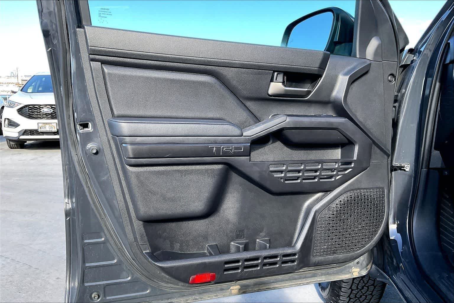 Used 2025 Toyota Tacoma TRD Off-Road AWD/4WD image 27
