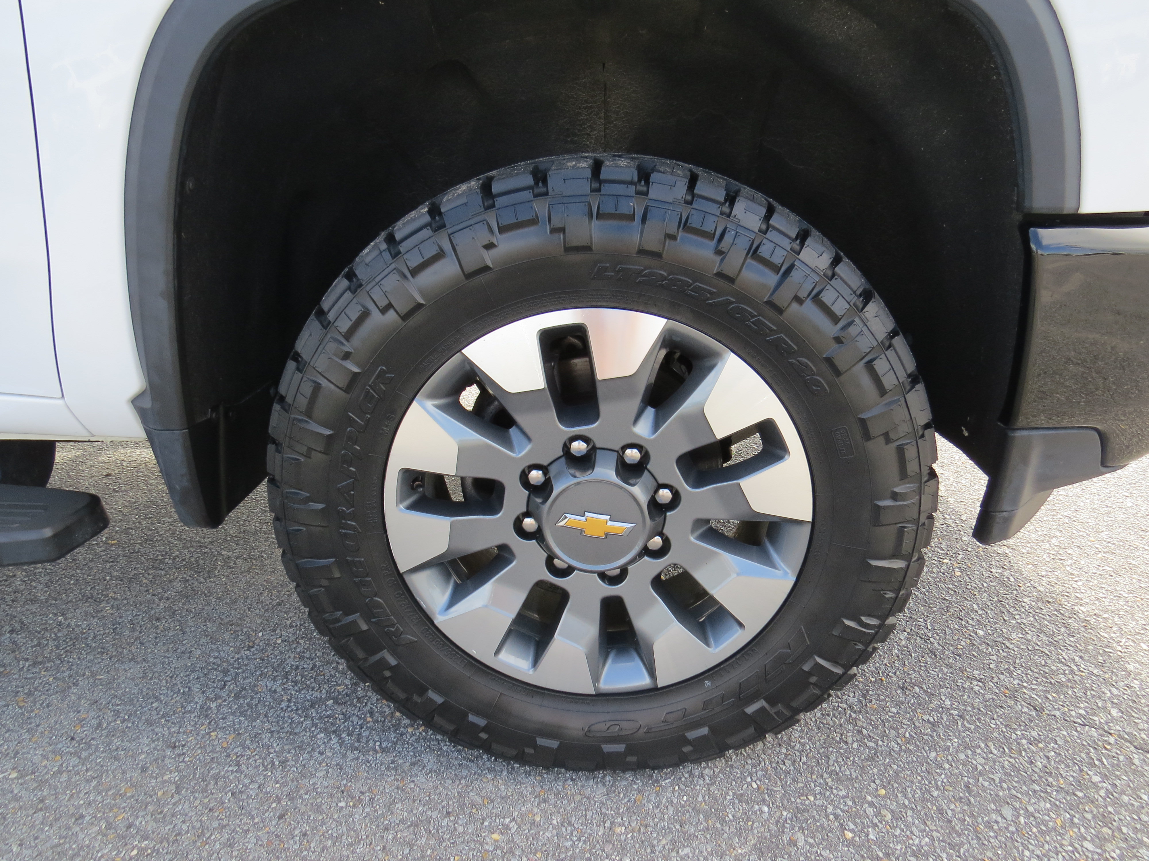 Used 2023 Chevrolet Silverado 2500 Custom w/ Custom Value Package AWD/4WD image 10