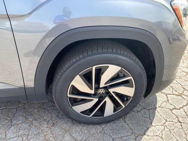 Used 2025 Volkswagen Atlas SE FWD image 37