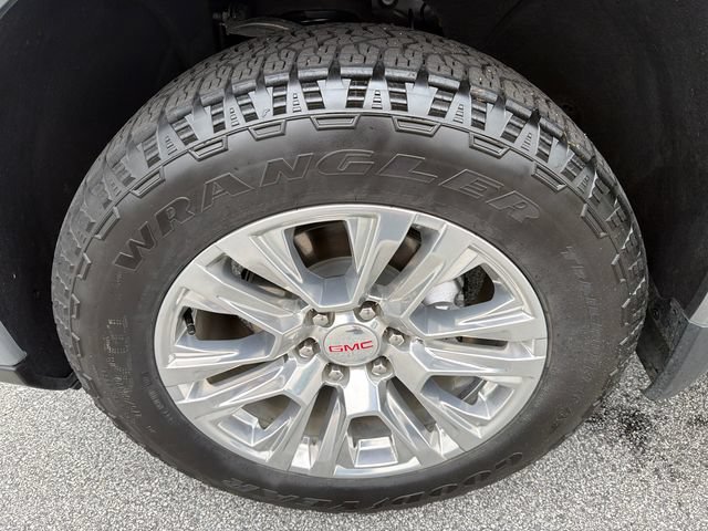Used 2023 GMC Sierra 1500 Denali w/ Denali Carbonpro Edition AWD/4WD image 11