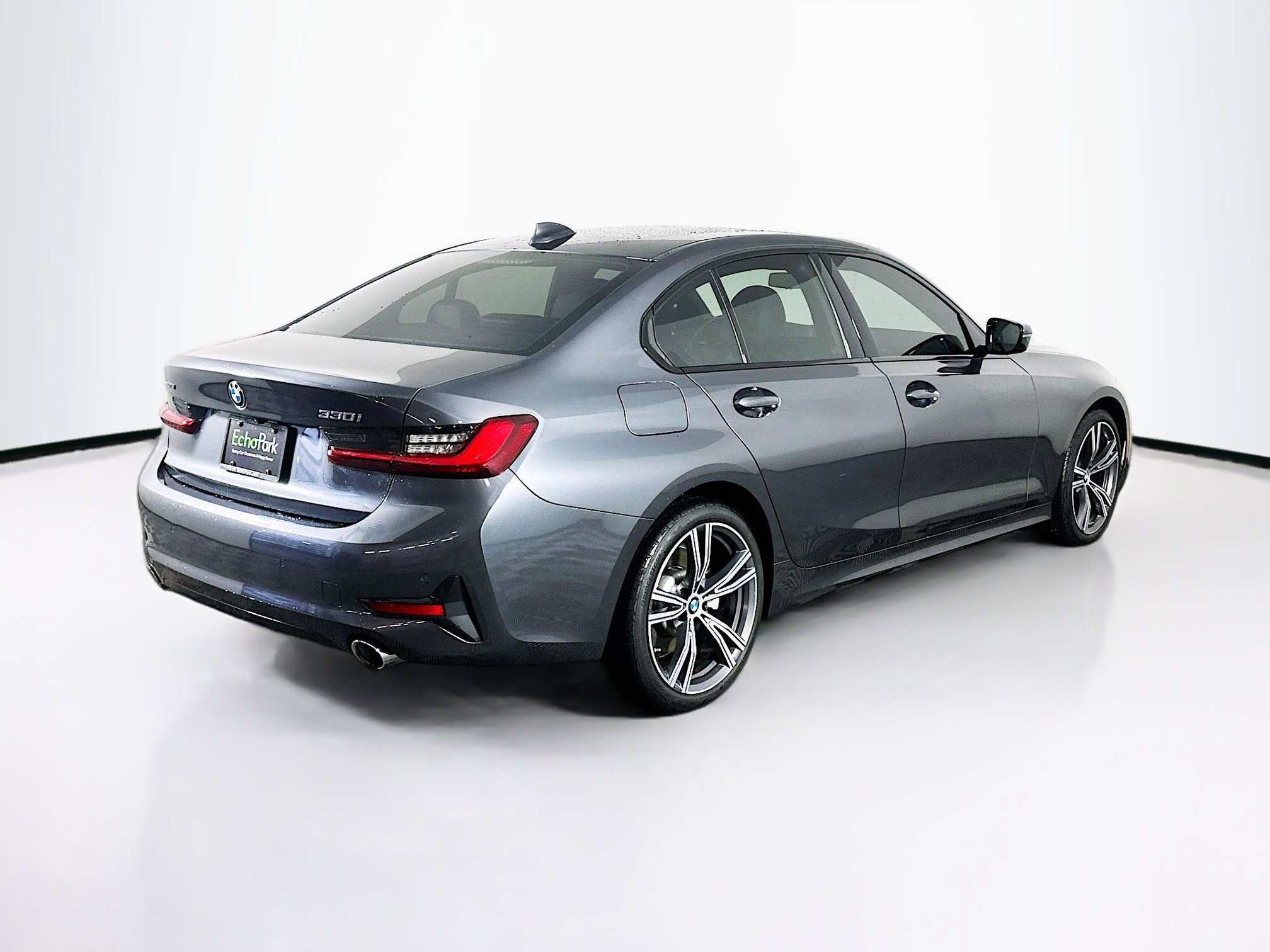 Used 2022 BMW 330i xDrive Sedan w/ Driving Assistance Package image 9