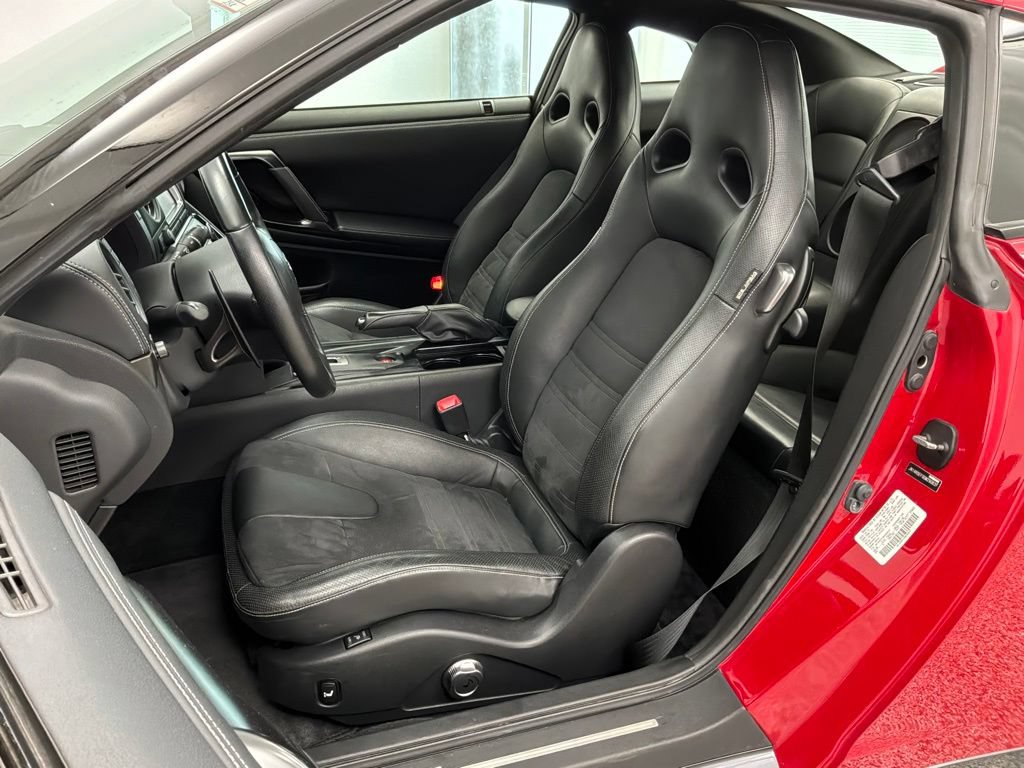 Used 2016 Nissan GT-R Premium AWD/4WD image 79