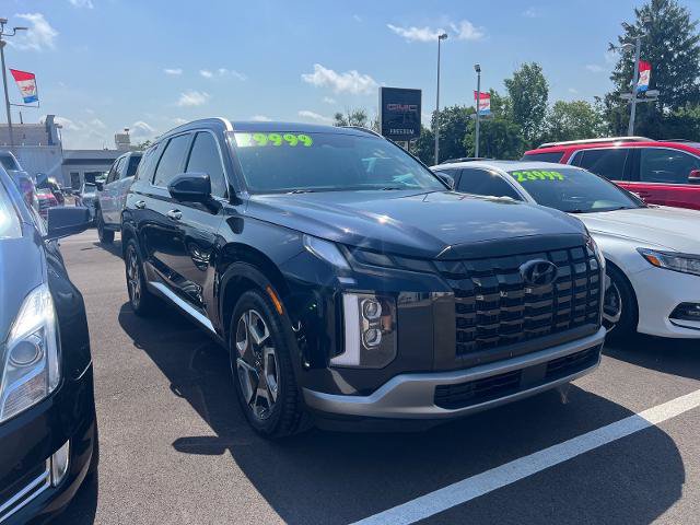 Used 2023 Hyundai Palisade Limited w/ Cargo Package AWD/4WD image 2